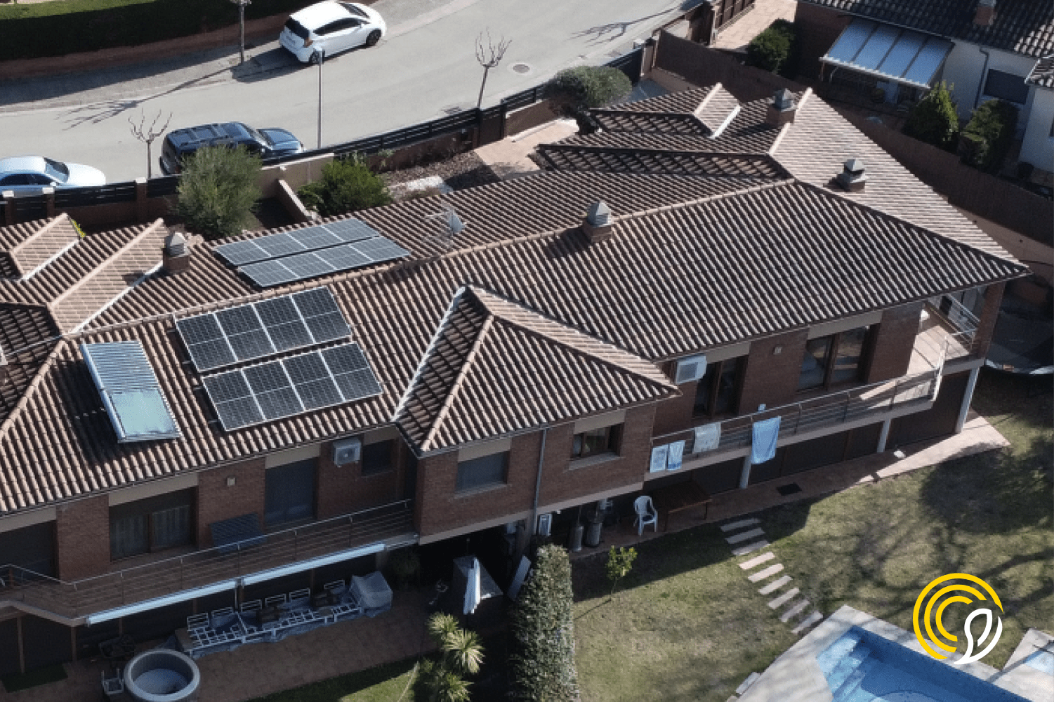 How to clean solar panels? Details and recommendations